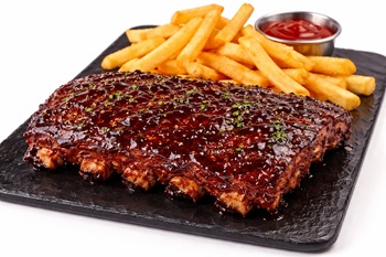 Costillar 350 gr. a la barbacoa con patatas fritas